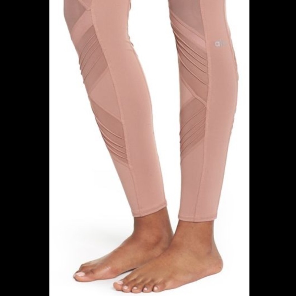 Alo Ultimate High Waist Leggings - Picture 4 of 5